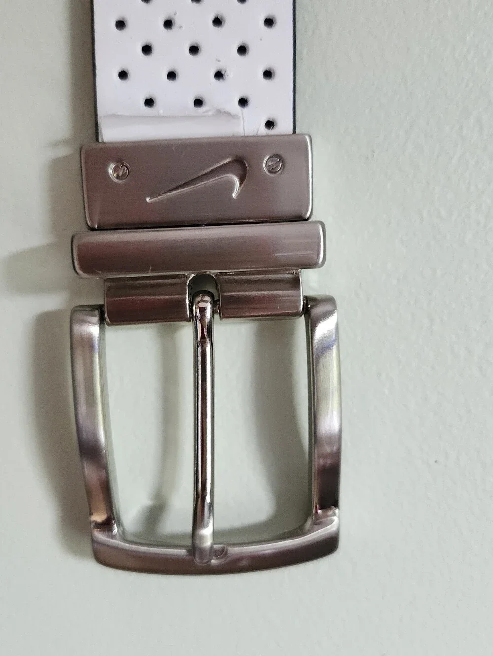 Nike Mens Leather Reversible Black/White Perforated Golf Belt Size 32-33W *READ*